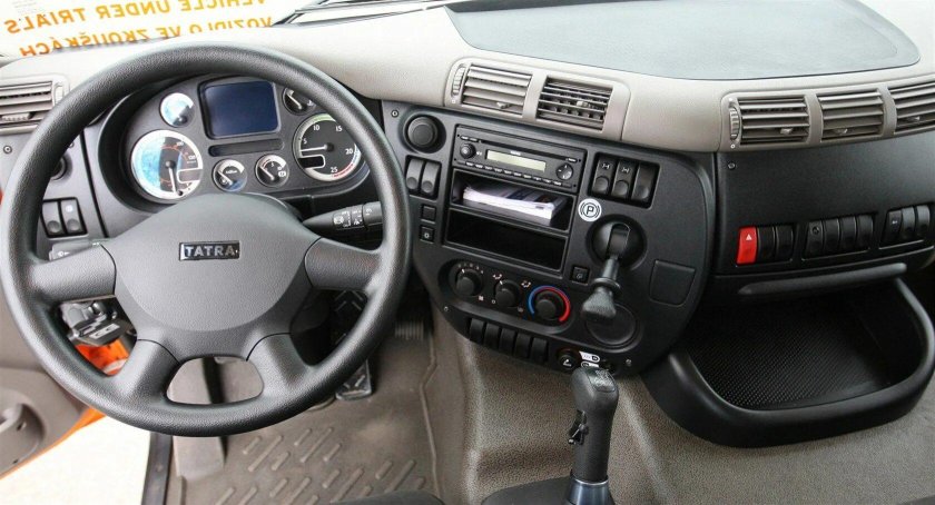 Кабина Татра Феникс