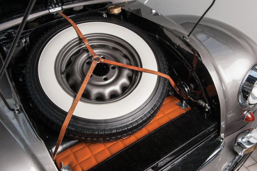 Mercedes benz 300 sl gullwing