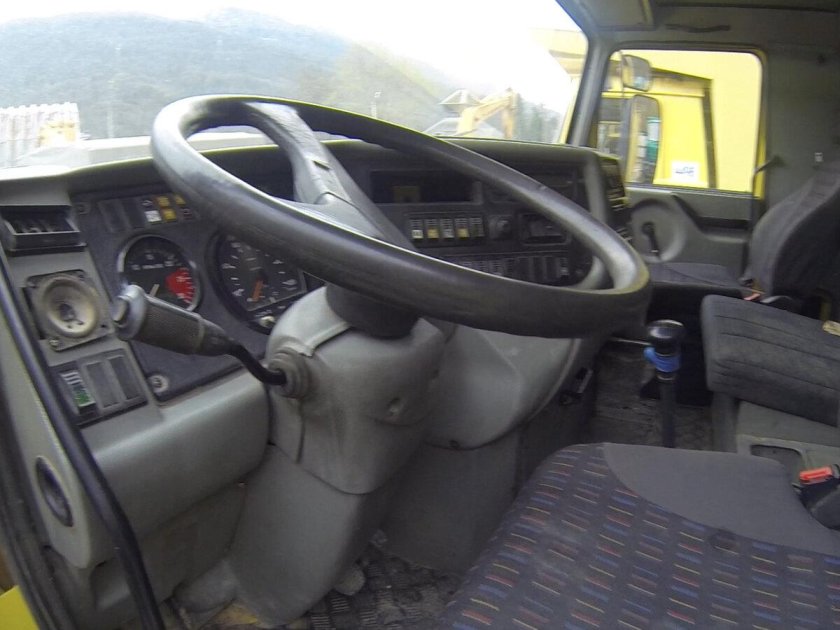 Татра 815 самосвал кабина внутри