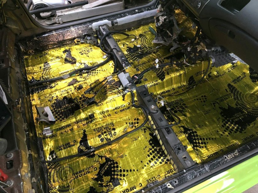 Авто шумоизоляция пола STP