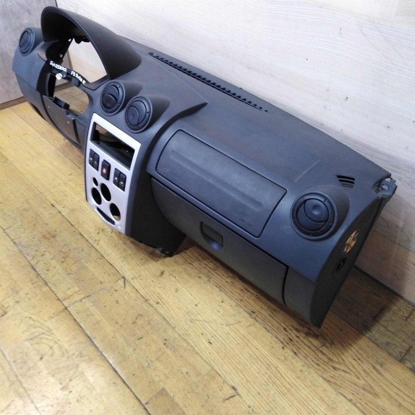 Торпедо Рено Логан 1