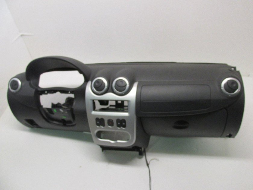 Торпедо Рено Логан 1