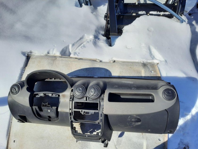 Торпеда Рено Логан