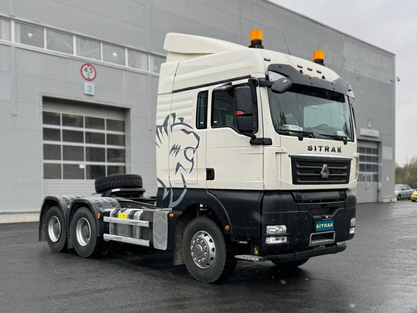 Тягач sitrak