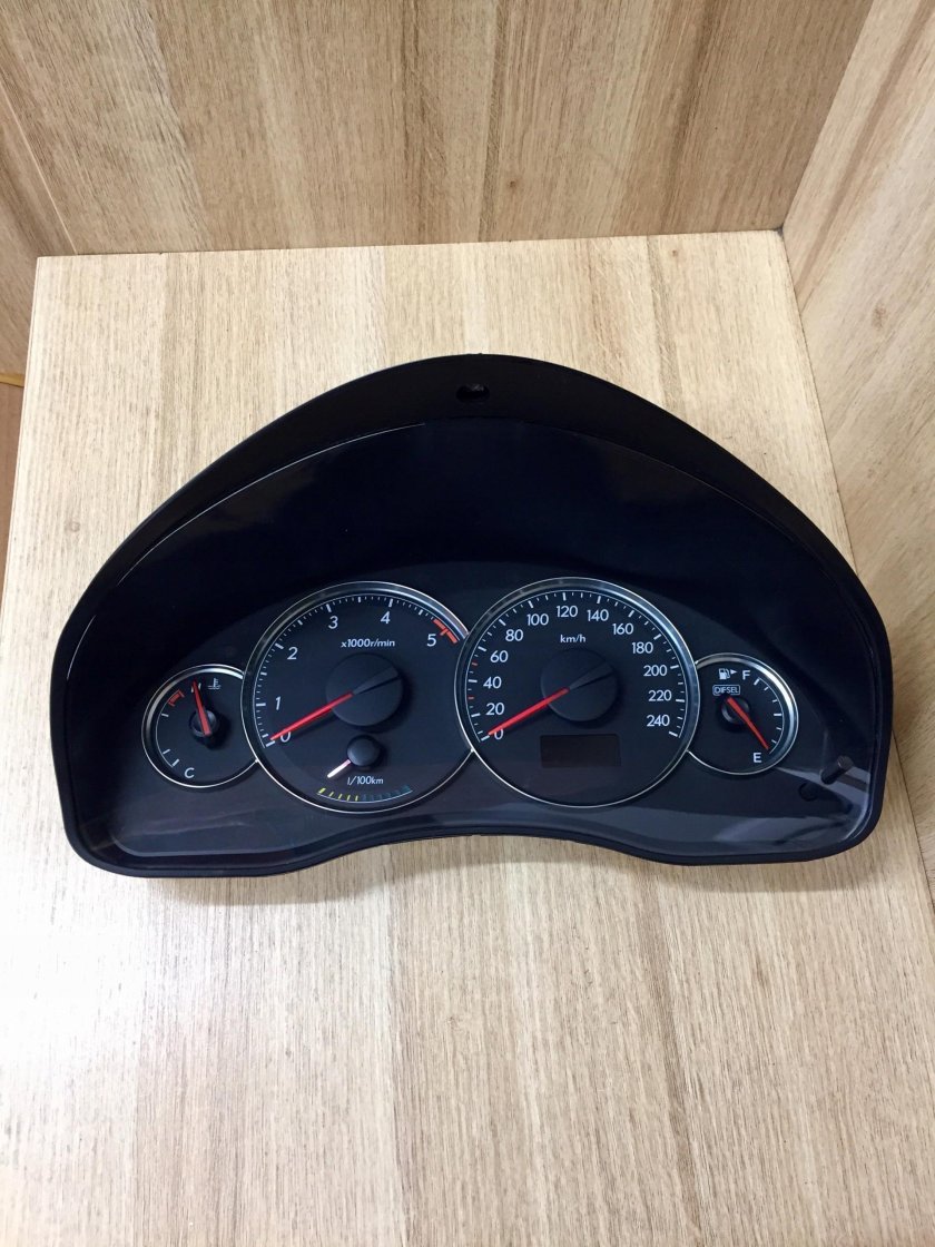 Панель приборов Outback 4