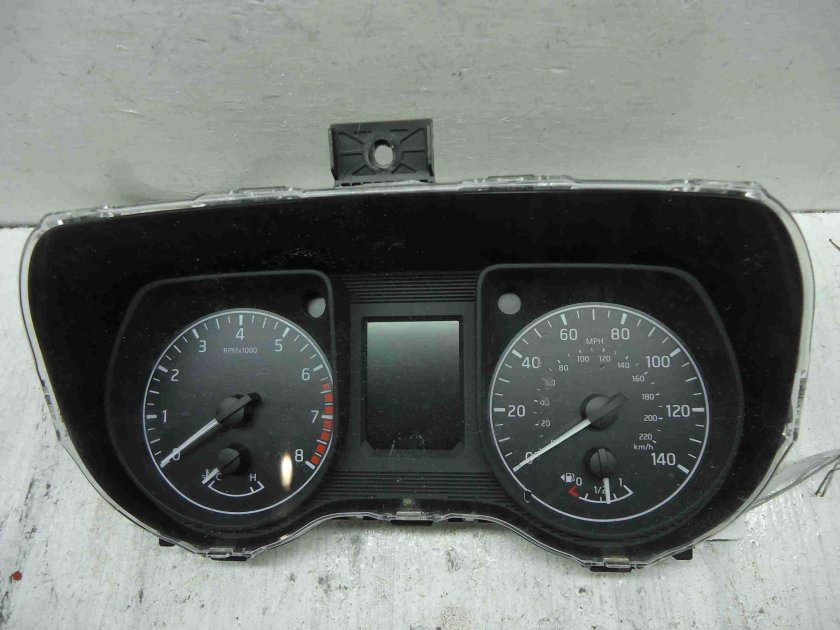 Ниссан Титан приборная панель