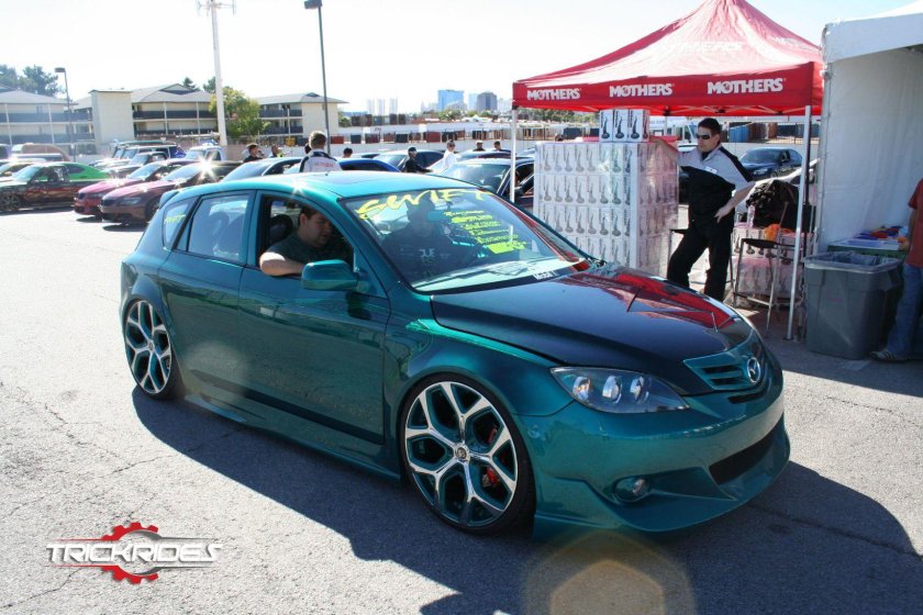 Мятная Мазда 3 BK