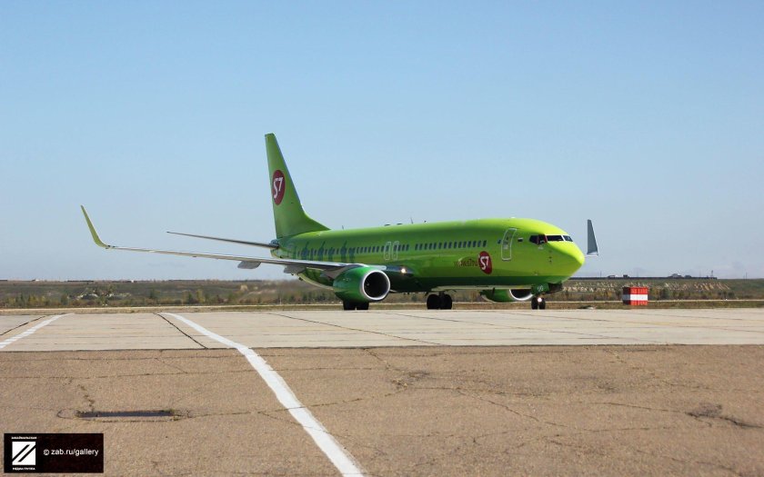 Самолёт s7 Airlines 737