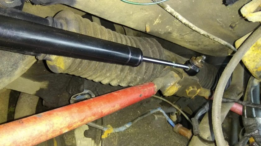 Амортизатор на рулевую рейку ВАЗ 2110