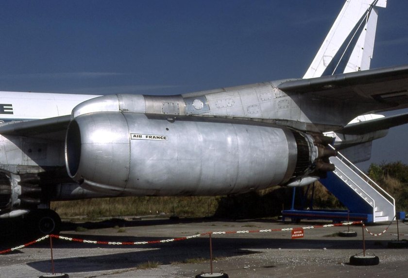 Boeing 707 двигатель