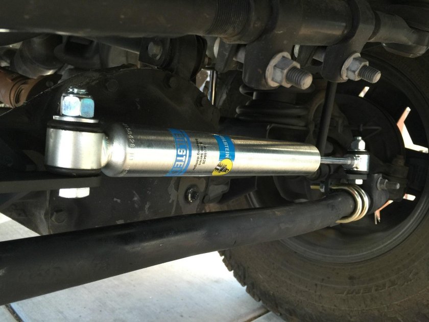 Kia Sportage 1 рулевой демпфер