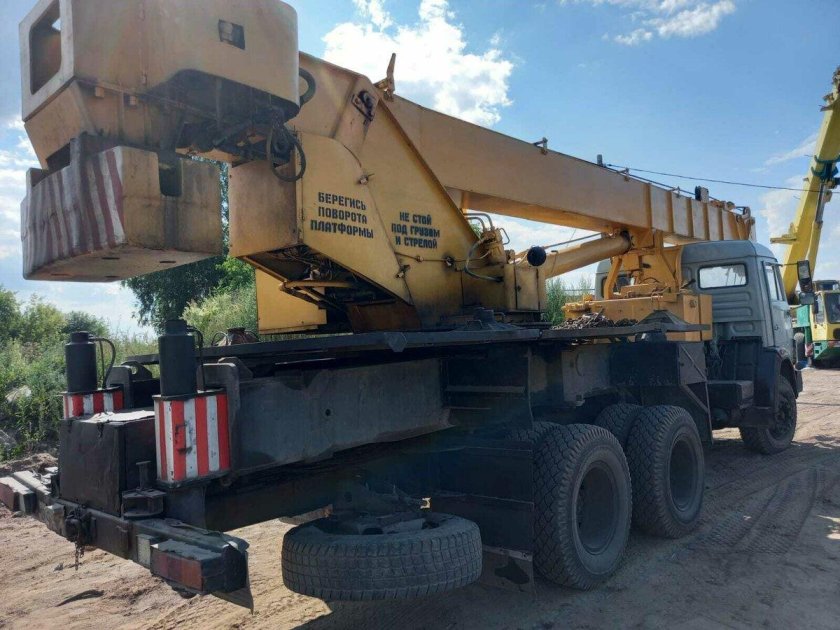 Автокран ивановец 32т. кс-5576