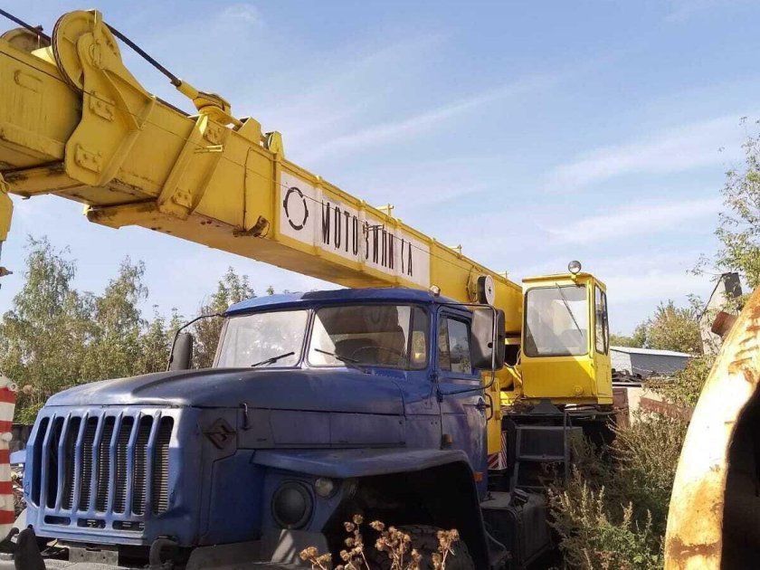 Автокран урал галичанин 25т