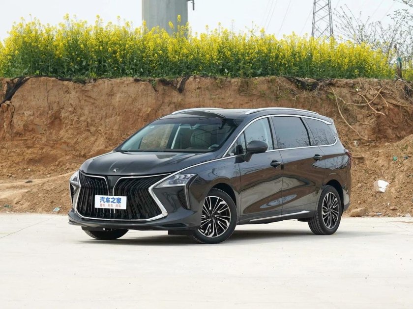 Forthing автомобиль