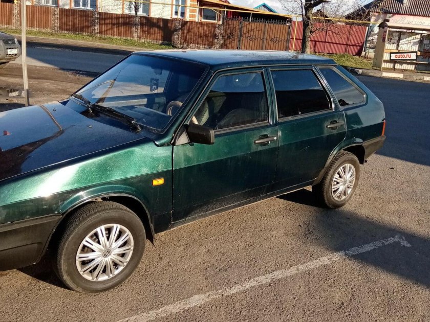 ВАЗ 21093 зеленая