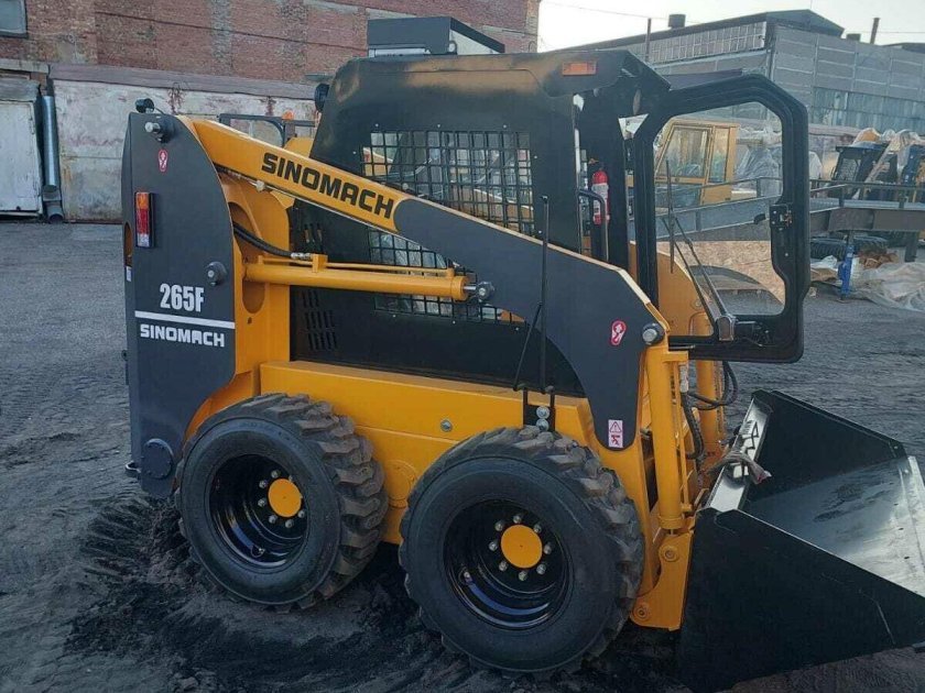 Фронтальный мини погрузчик