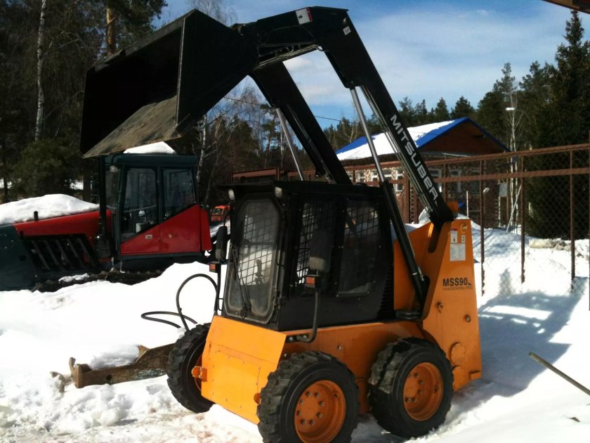 Мини погрузчик MITSUBER mss90