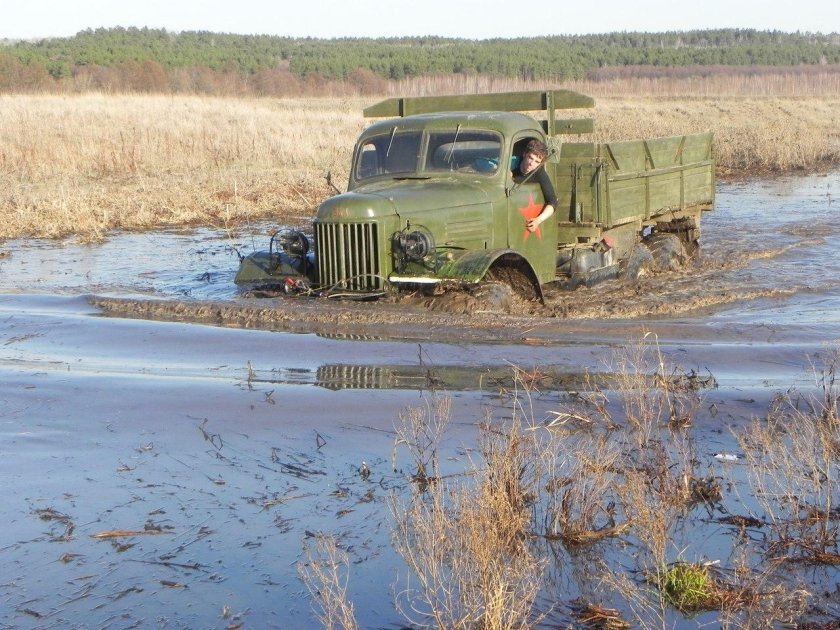 Автомобиль ЗИЛ 157