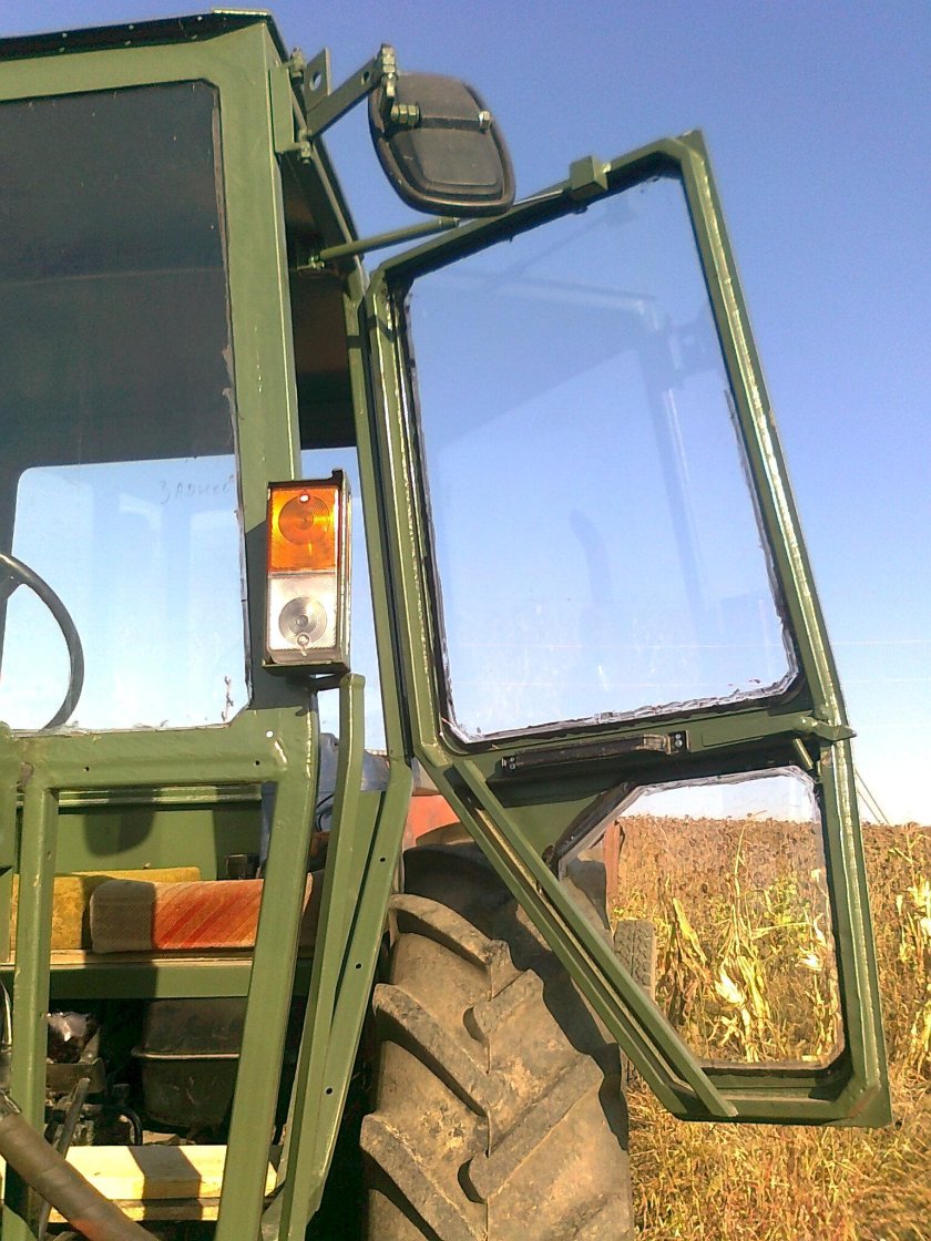 МТЗ С кабиной ЮМЗ 6