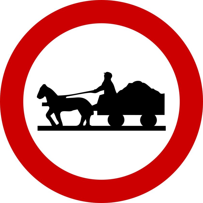 Дорожный знак на елку