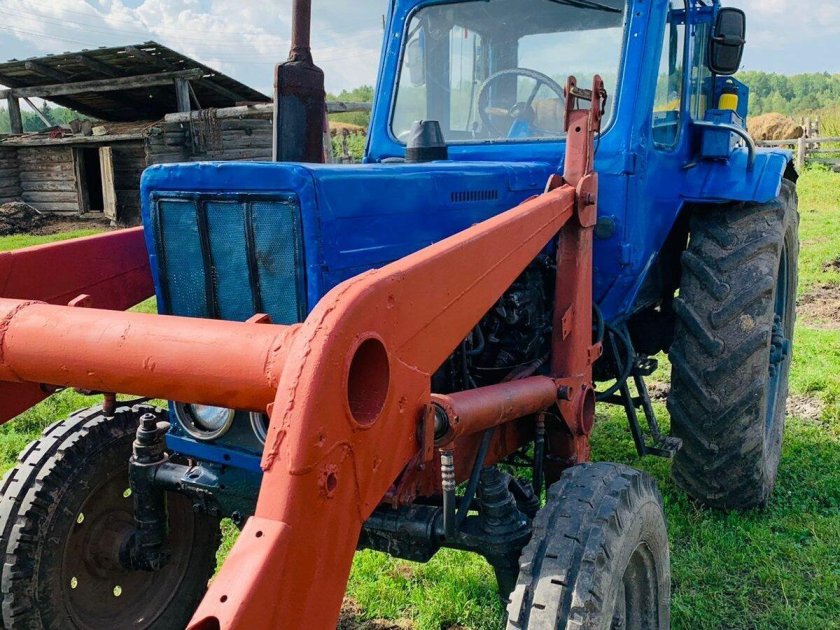Трактор колесный МТЗ-80 красный