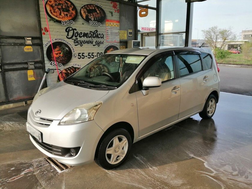 Toyota passo sette