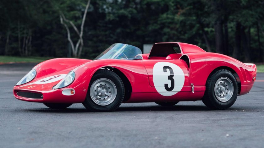 Небольшой спортивный автомобиль