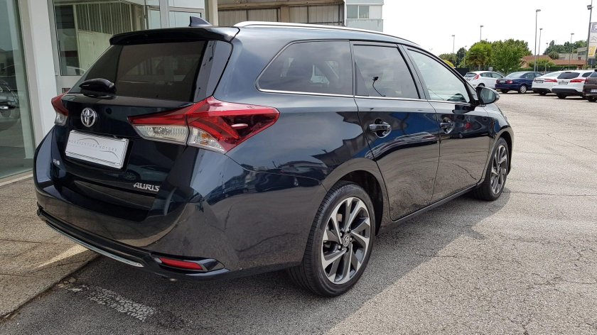 Auris Touring Sports
