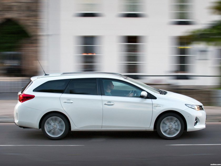 2013 Toyota Auris Touring