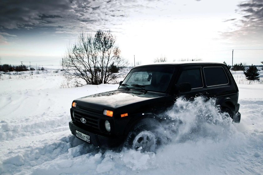 Нива 2121 в снегу