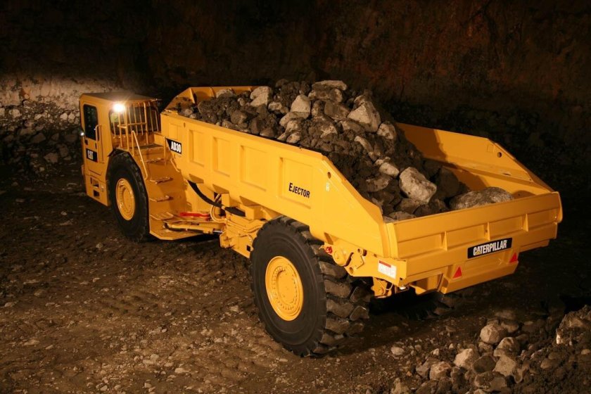 Шахтный самосвал Cat ad-30