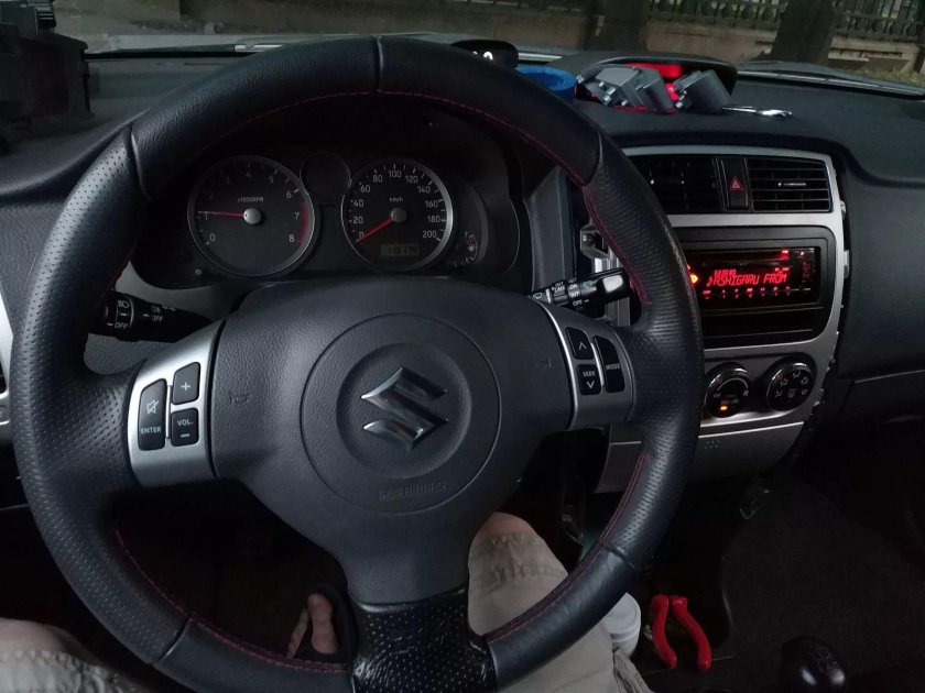 Suzuki Liana руль