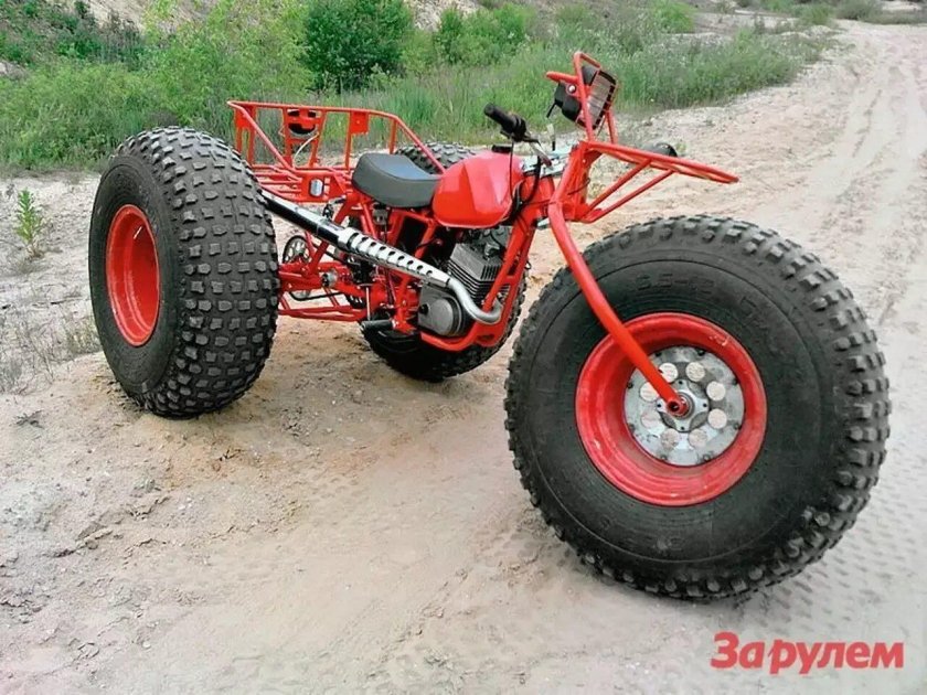 Трицикл Урал болотоход
