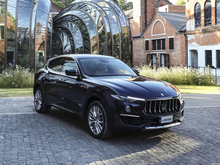 Машина Мазерати Леванте