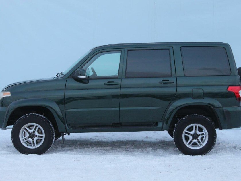 УАЗ Патриот зеленый