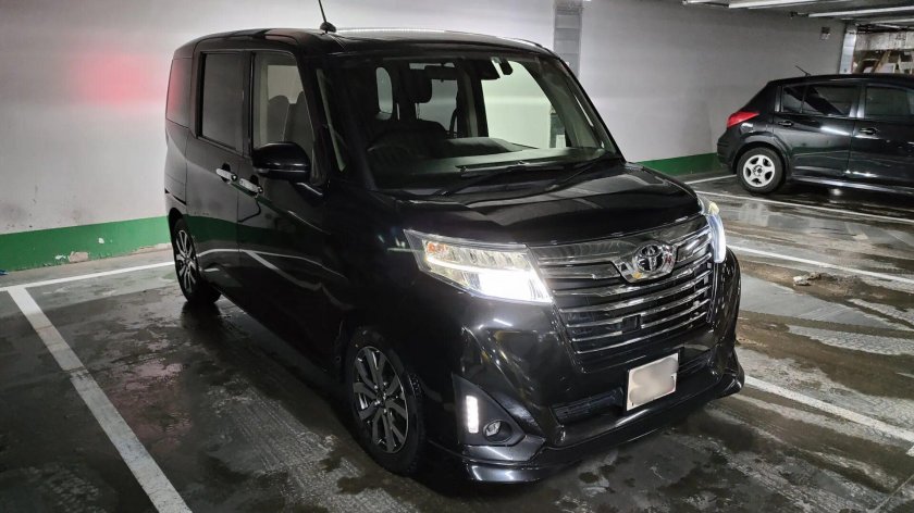 Toyota roomy Custom g