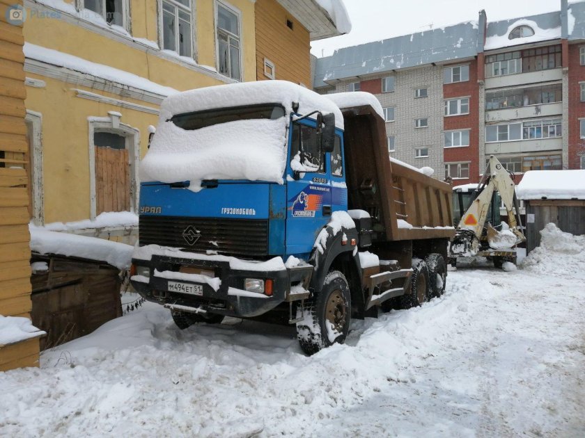 Урал 63685 тягач