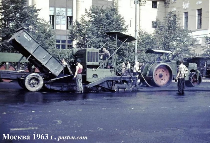 Асфальтоукладчик д-150