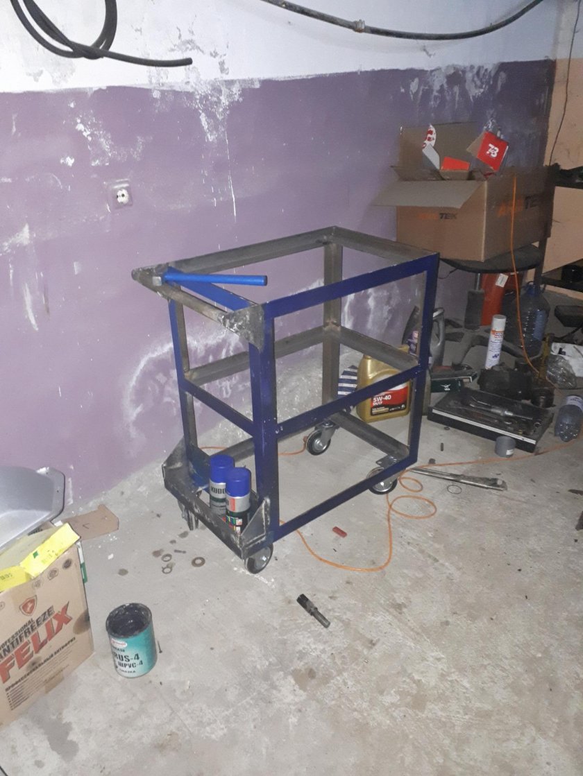 Инструментальная тележка своими