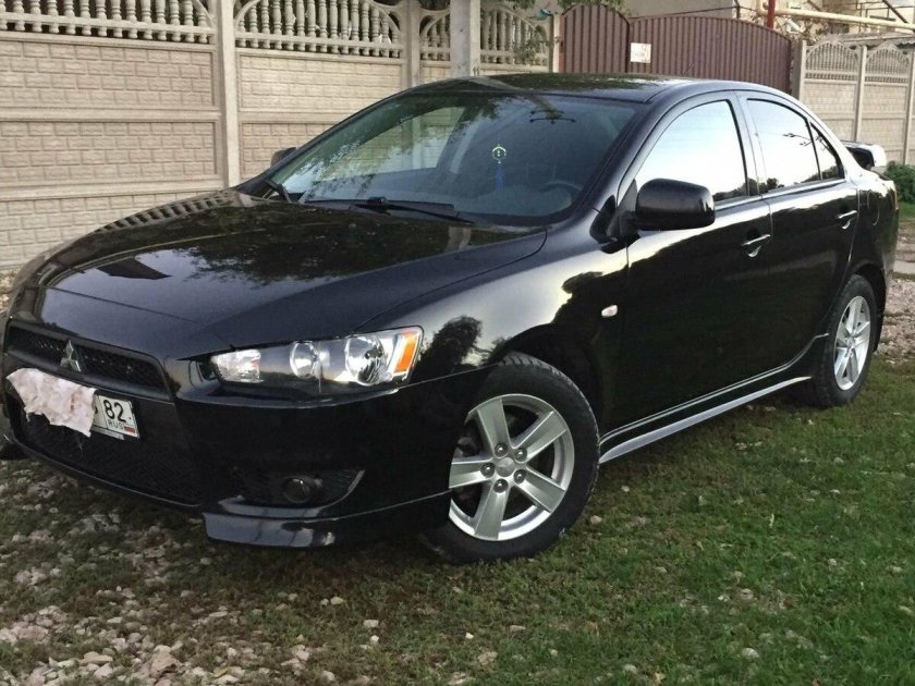 Mitsubishi Lancer x 2008 черный