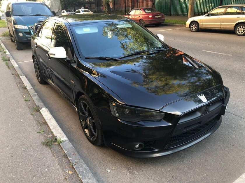Митсубиси Лансер 10 черный