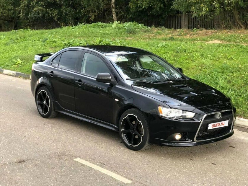 Mitsubishi Lancer 10 черный