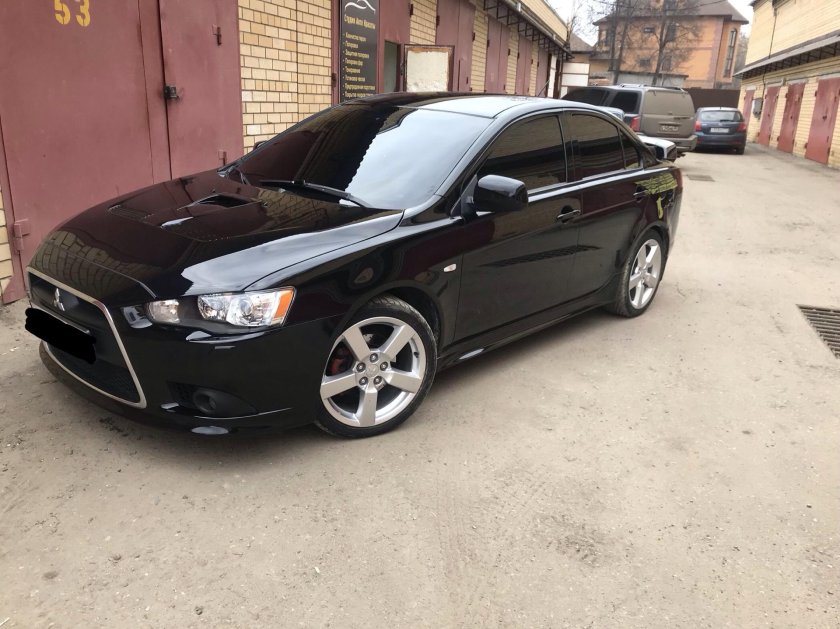 Mitsubishi Lancer 10 бункер