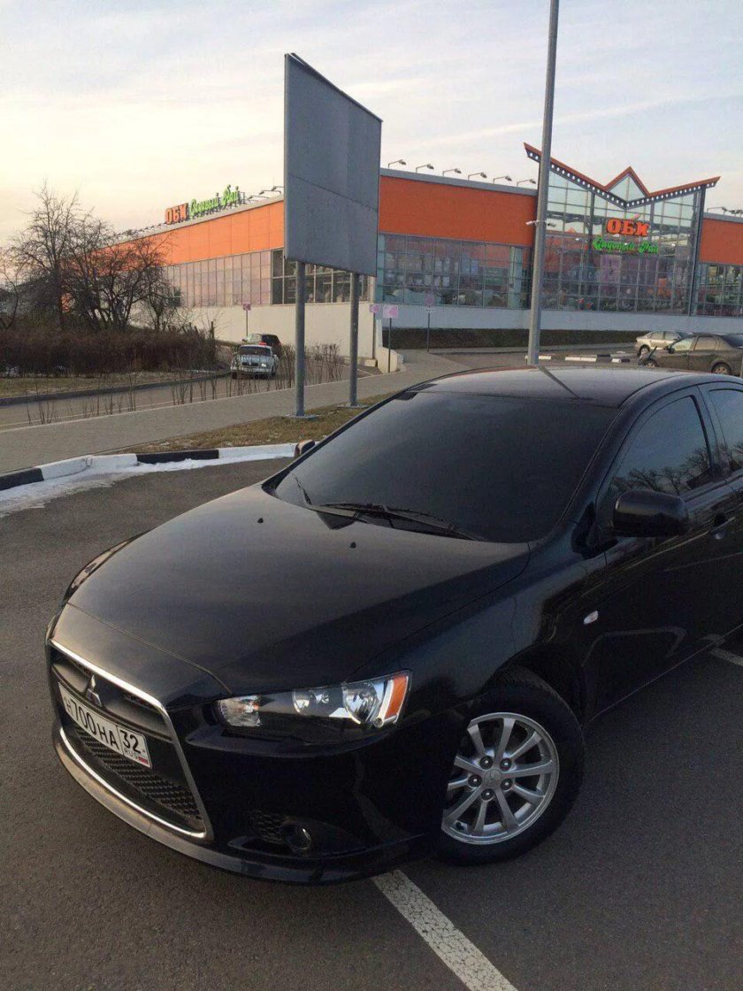 Мицубиси Лансер 10 черный
