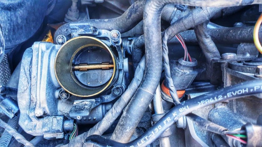 Skoda Yeti дроссельная заслонка