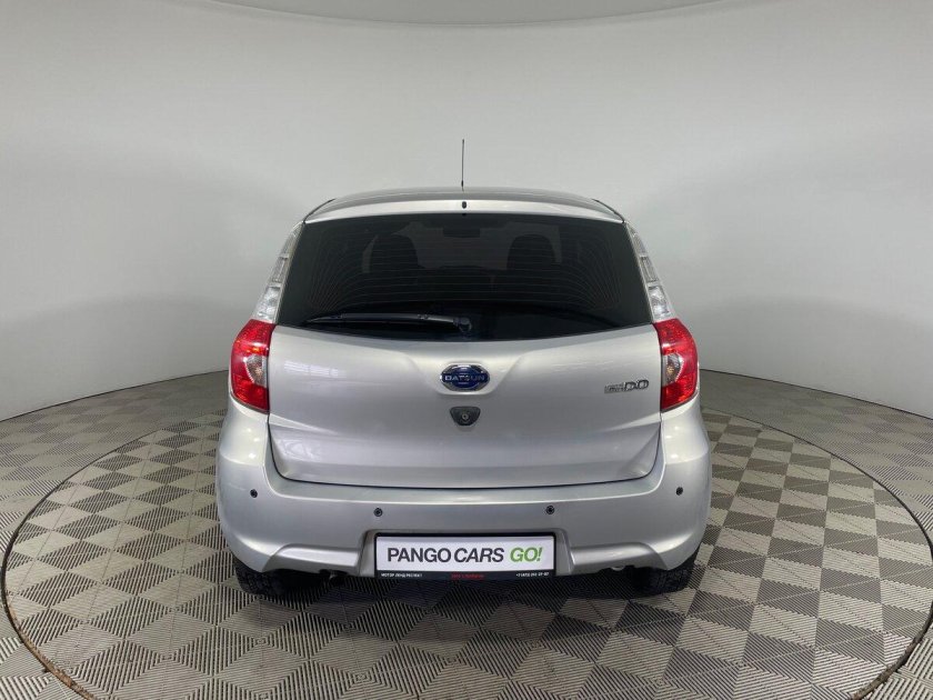 Серый датсун