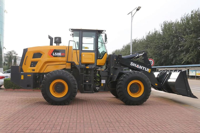 Фронтальный погрузчик шантуй