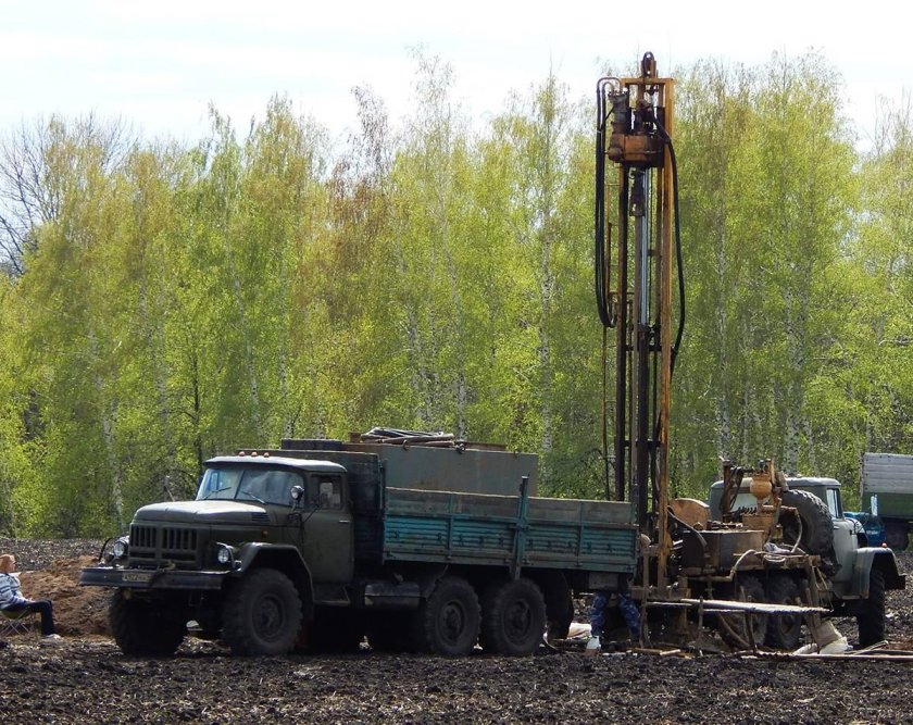 ЗИЛ 131 буровая УРБ 2а2