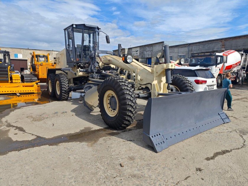 Автогрейдер российского производства