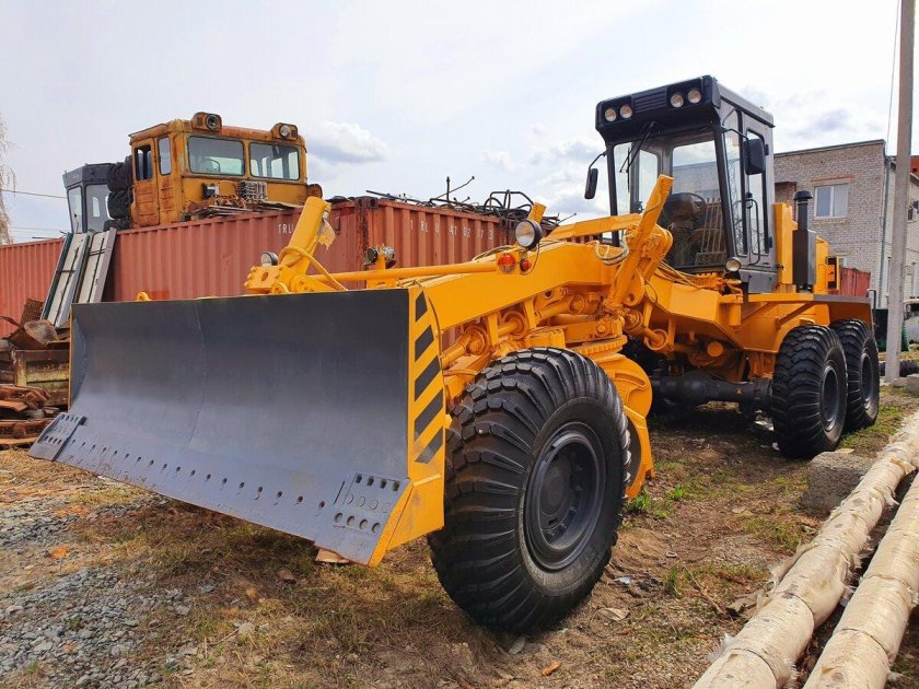 Автогрейдер чсдм дз-98в